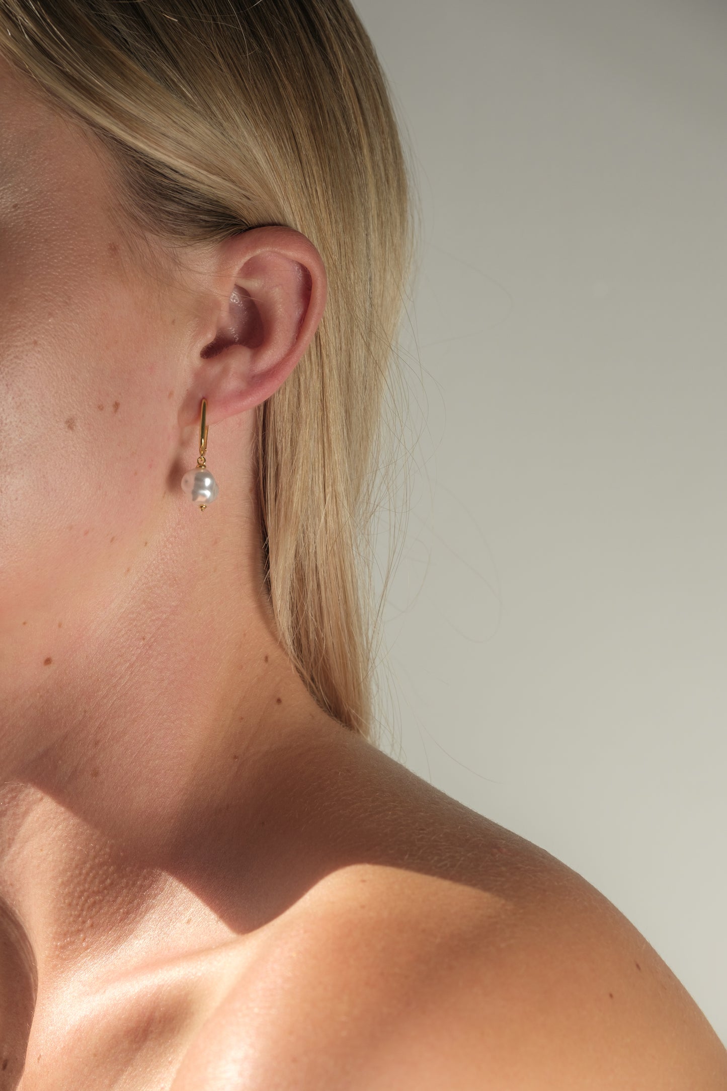 Geometric Drop Pearl Earrings
