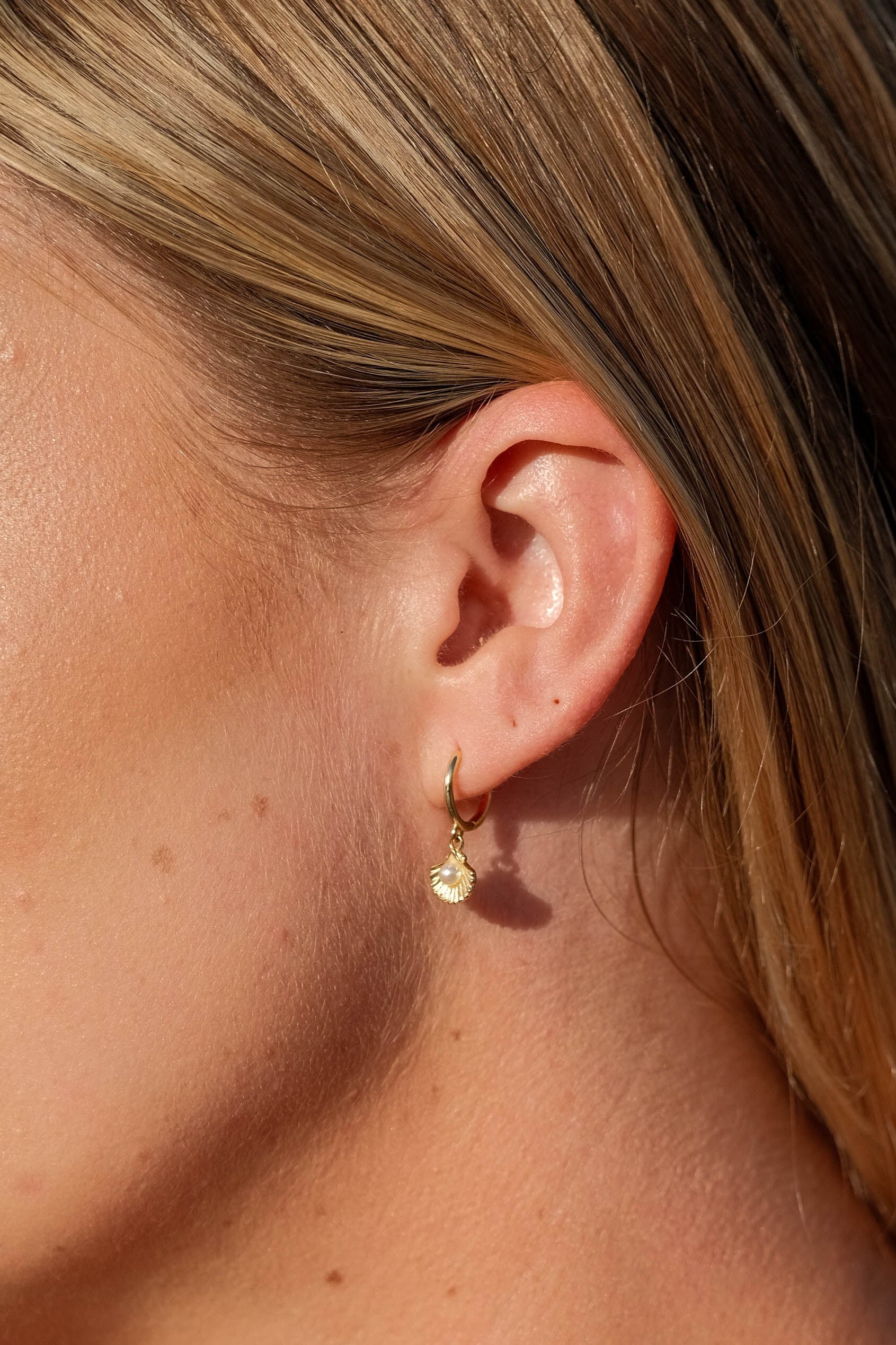 Shell Hoop Earrings Gold